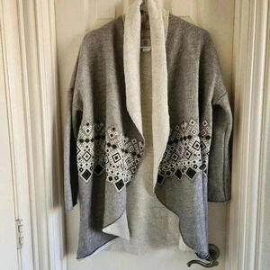 Element Gray and White Tribal Print Cardigan Size‎ Medium
